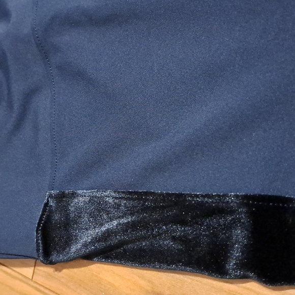 All worthy leggings high waisted, new in bag. - Picture 5 of 8